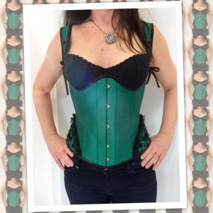 grünes Trägerkorsett
