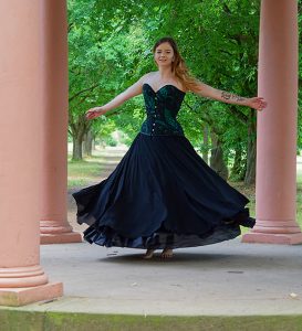 grün-schwarzes Vollbrustkorsett